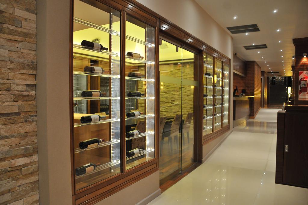 Antu Malal Hotel Plaza Huincul Extérieur photo