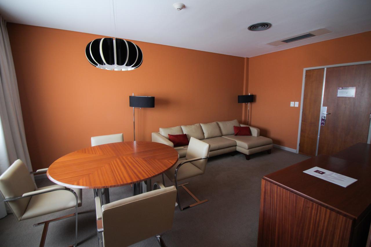Antu Malal Hotel Plaza Huincul Extérieur photo