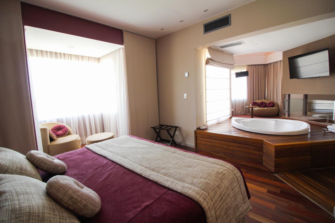Antu Malal Hotel Plaza Huincul Extérieur photo