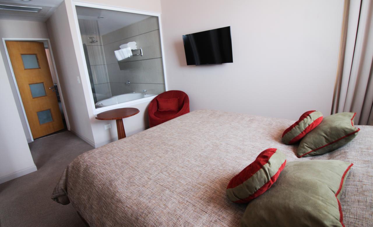 Antu Malal Hotel Plaza Huincul Extérieur photo