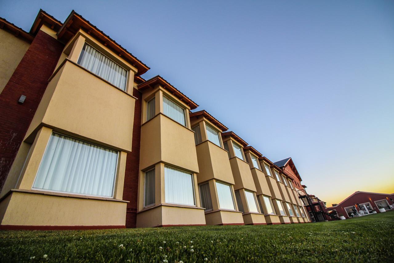 Antu Malal Hotel Plaza Huincul Extérieur photo