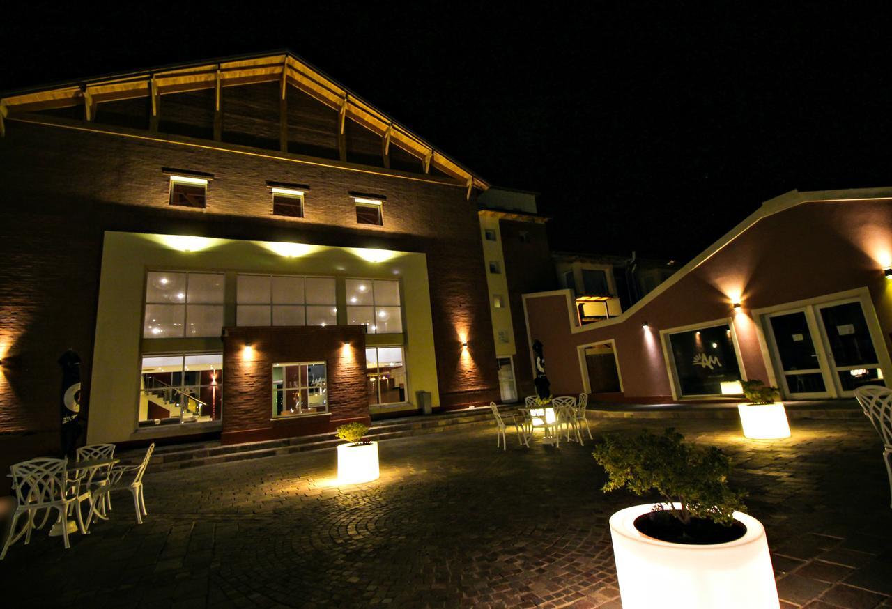Antu Malal Hotel Plaza Huincul Extérieur photo