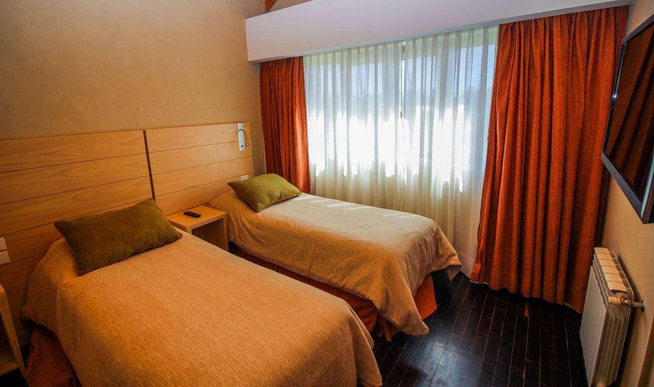 Antu Malal Hotel Plaza Huincul Extérieur photo