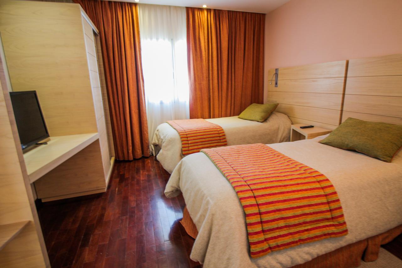 Antu Malal Hotel Plaza Huincul Extérieur photo